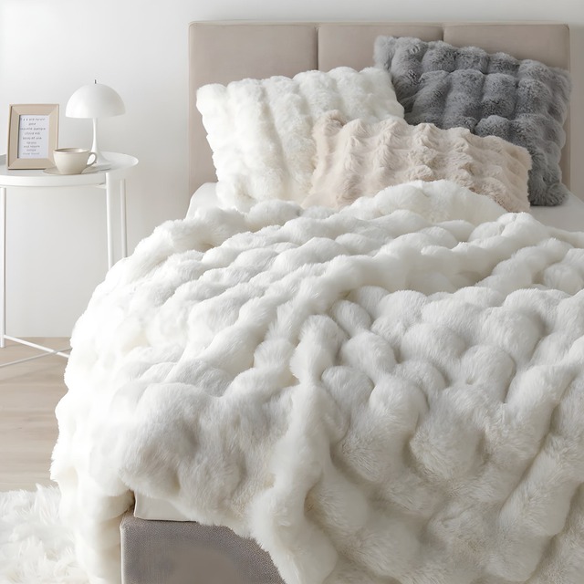 【ハーフサイズ】ラビットファー調ポコポコ洗えるふわとろ毛布