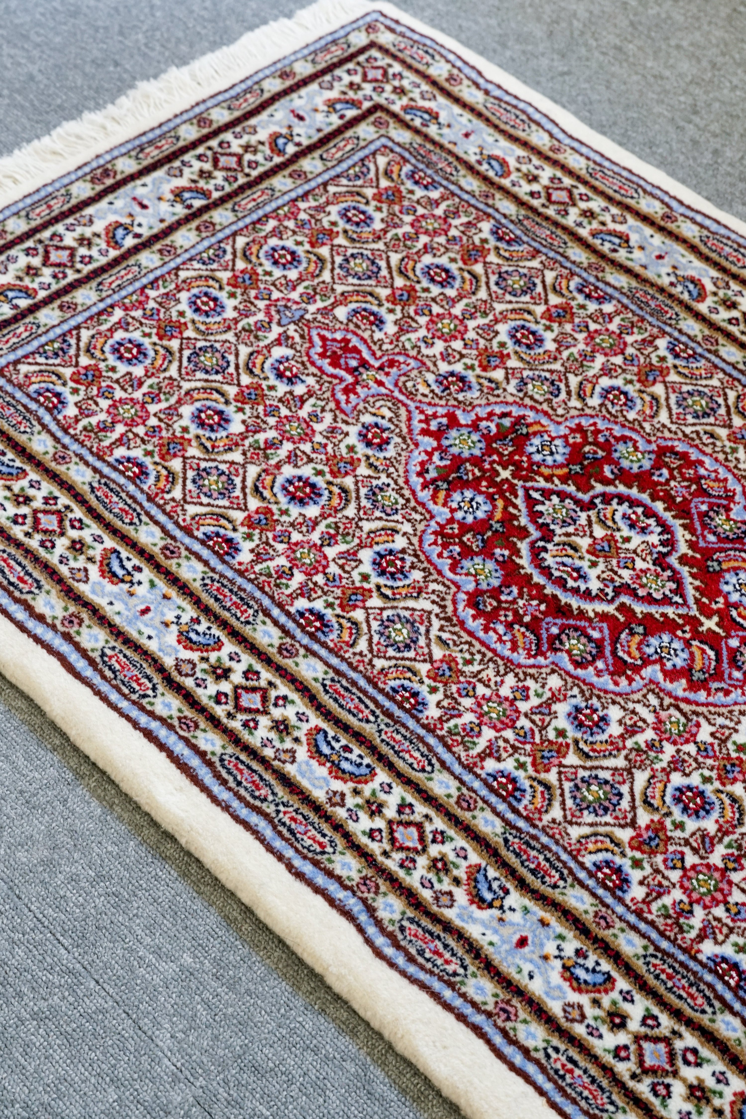 ペルシャ絨毯 ウール絨毯 手織り200cm×(約)127cm-