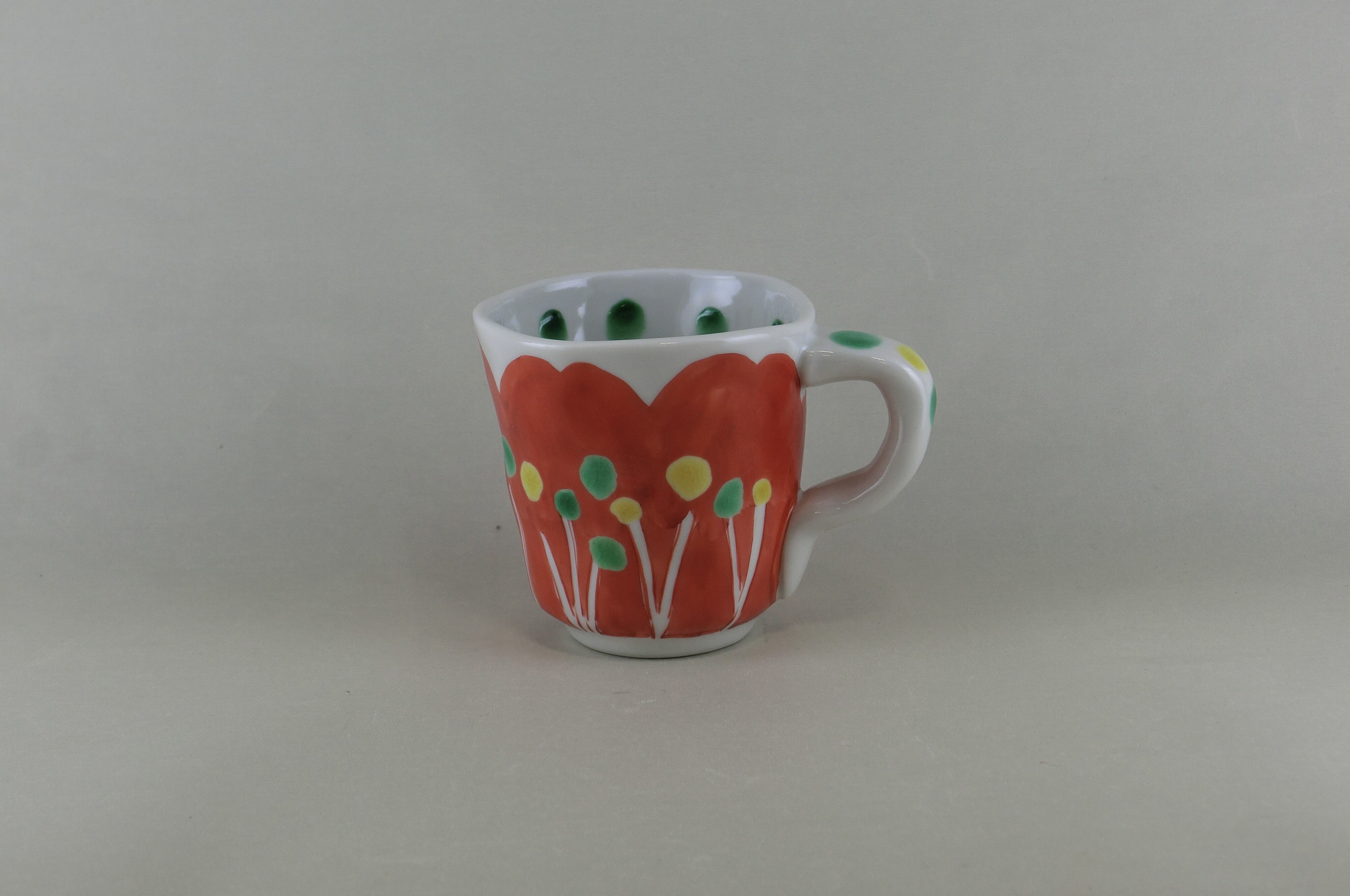 赤絵花紋マグカップ