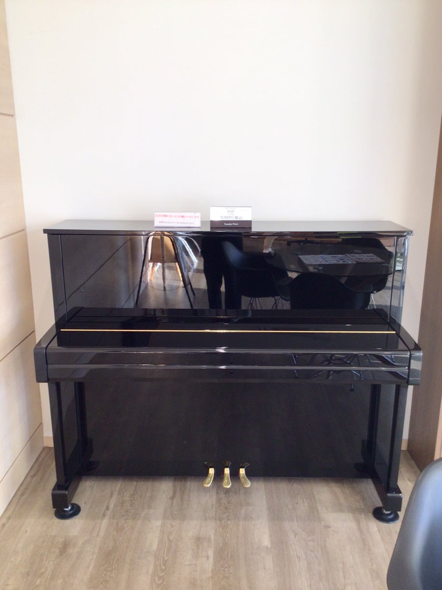 中古ヤマハアップライトピアノ　b121