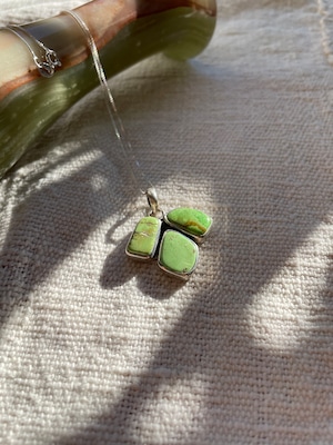 Green Turquoise Gemstone Pendant Necklace