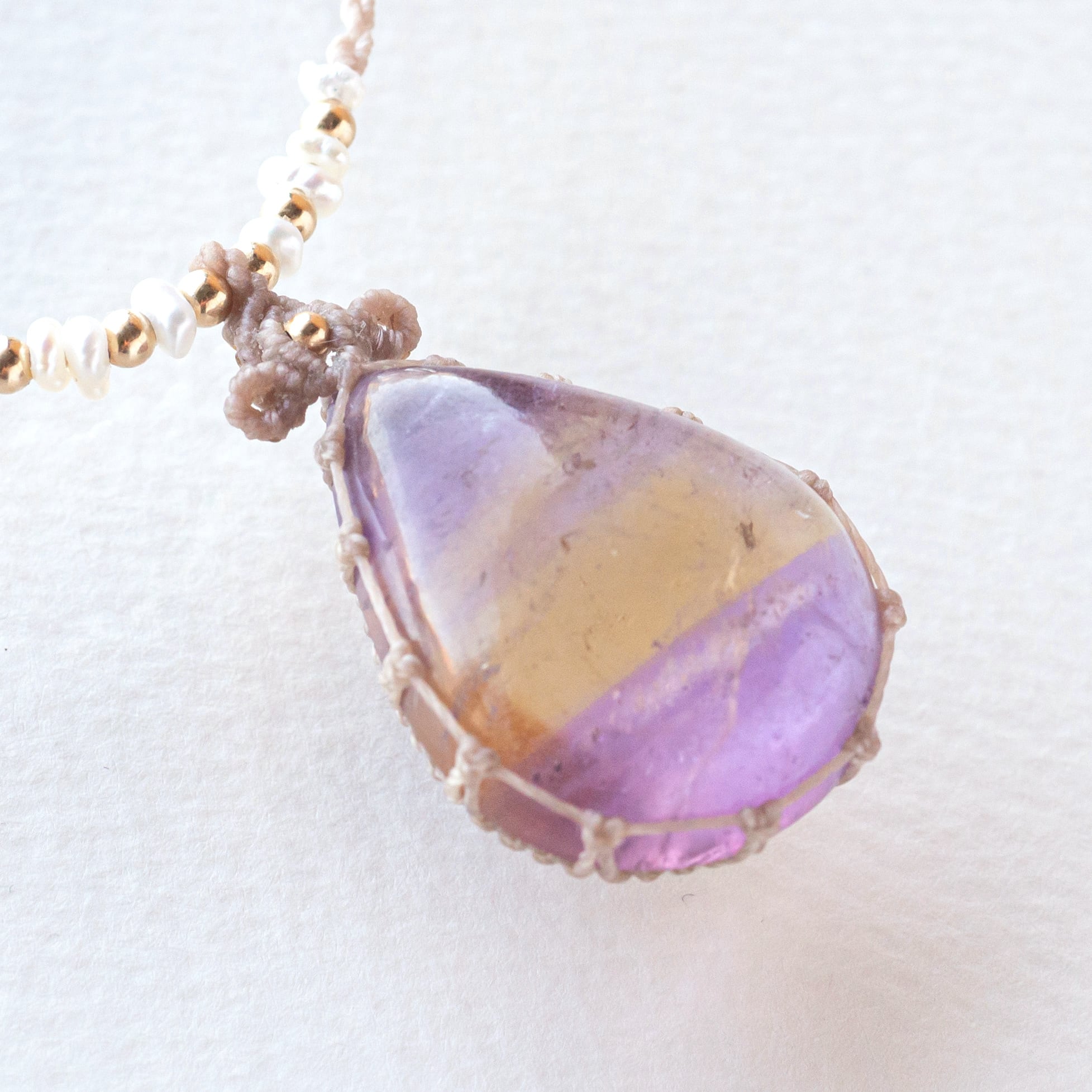 アメトリンのマクラメ編み 天然石ネックレス | SHANTi WALA