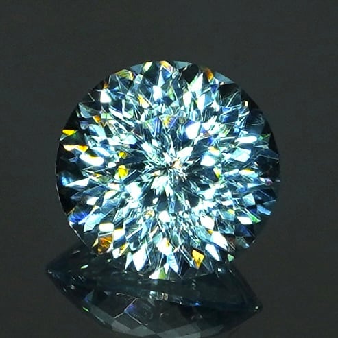 【DISCOVERY】Bright Brilliant Cut®︎ “160 Facets” 0.95ct Natural Blue Zircon