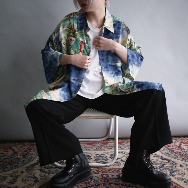 deep blue cocktail and botanical pattern loose h/s shirt