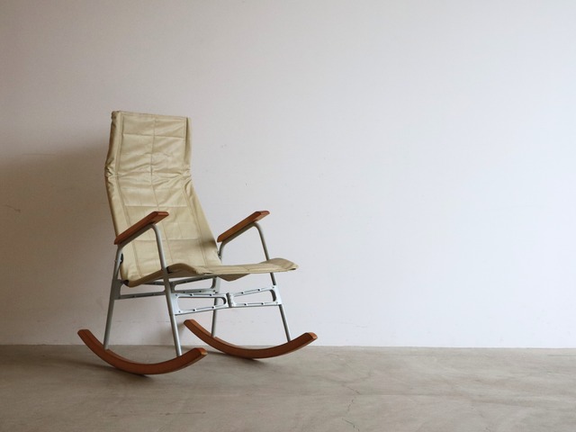 希少なベージュシート　Ny chair FD  ニーチェア　ロッキングチェア