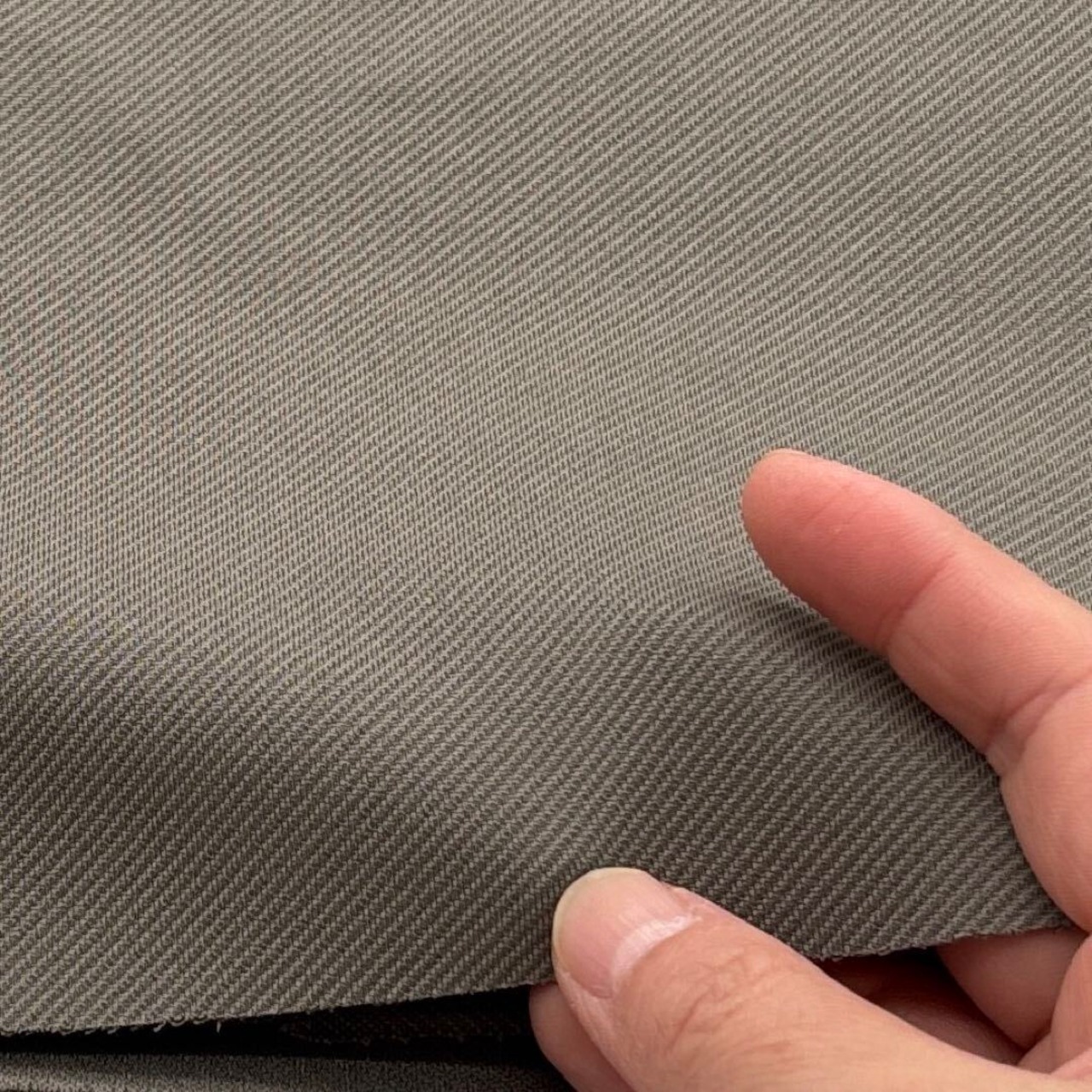 ★TC241◆2ｍ◆綿ポリエステル混ツイルジャージーニット生地◆グレー系