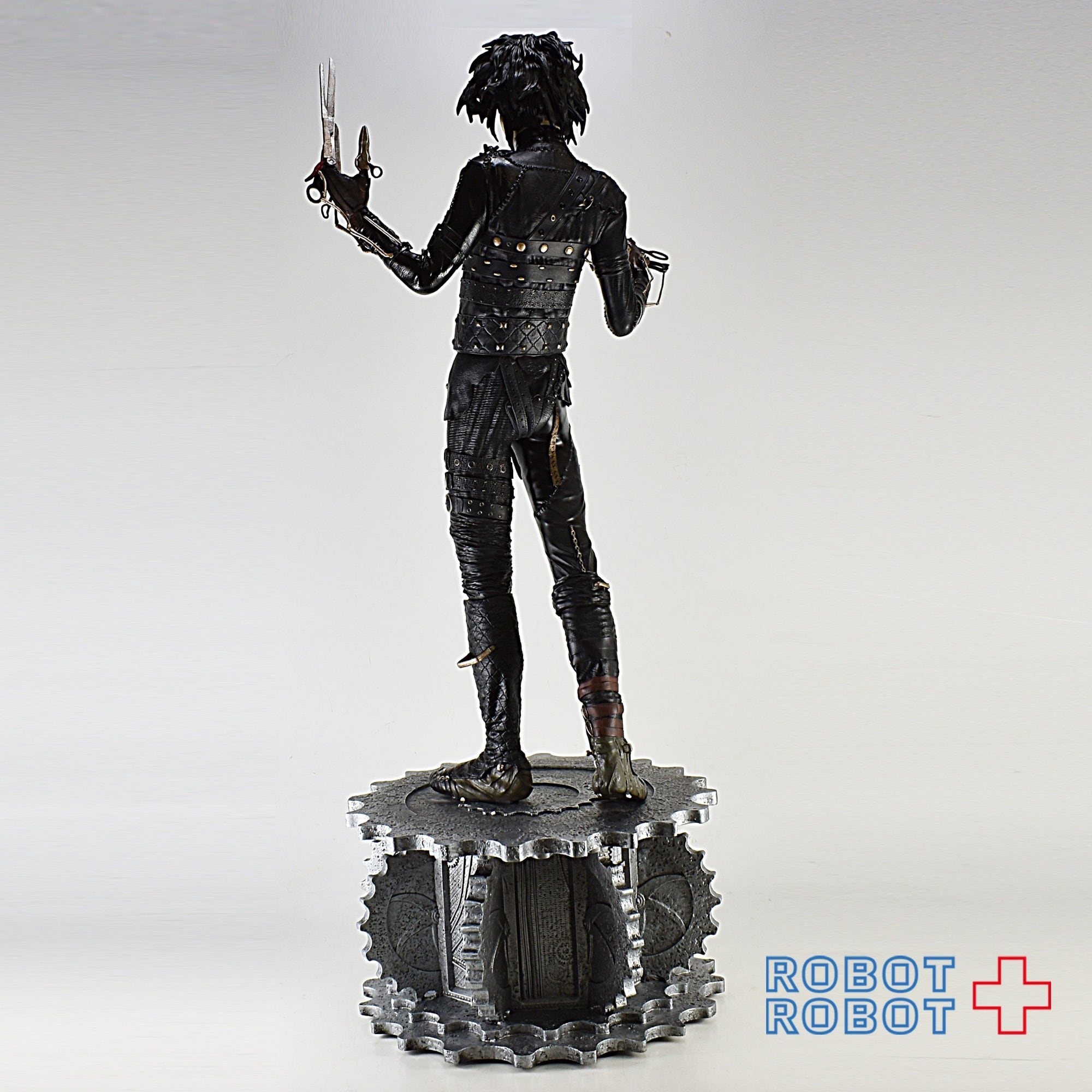 ハリウッドコレクティブル シザーハンズ スタチュー | ROBOTROBOT