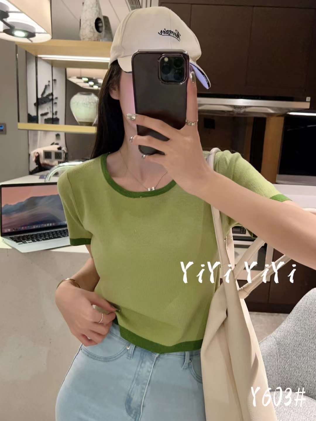 バイカラーミニトップス　AJ111-Y603