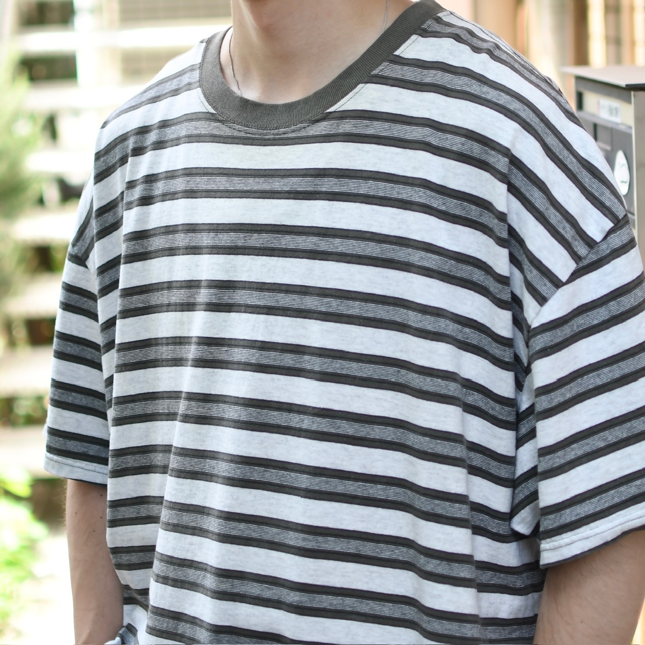 PURITAN wide silhouette multi border tee