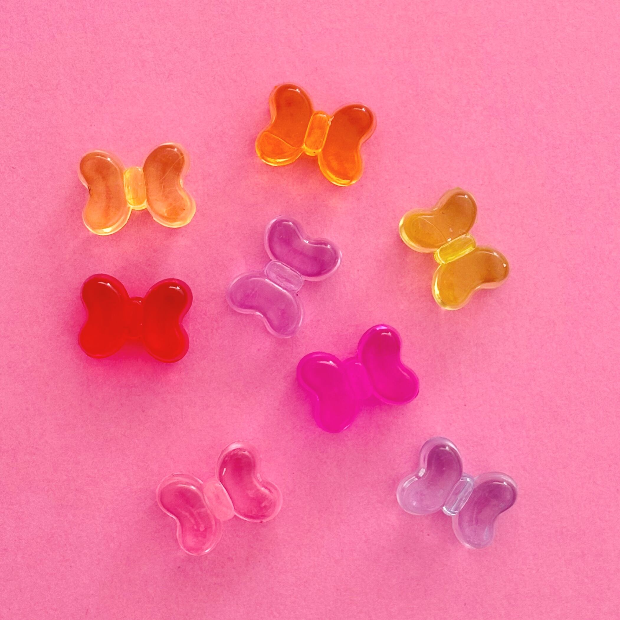 大穴ビーズ ぷっくりリボン 16個 ビーズ ☆ハンドメイド☆パーツ☆素材