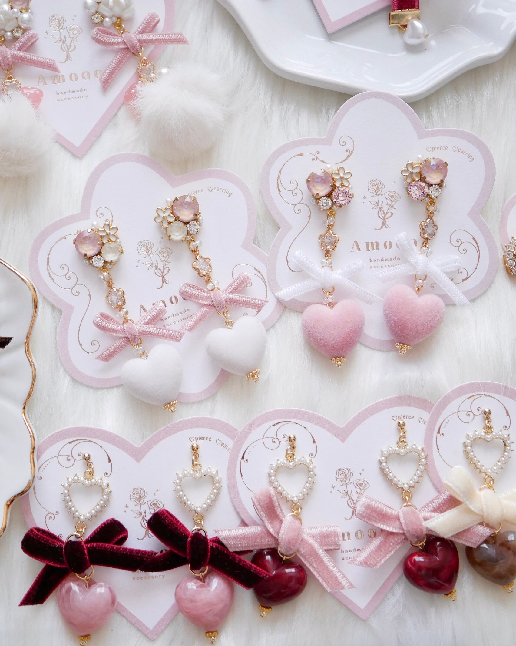 7914 フロッキーハートフラワービジューピアス/イヤリング | Amooo