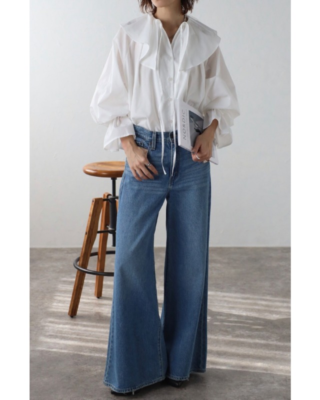 ラッフルフェミニンブラウス