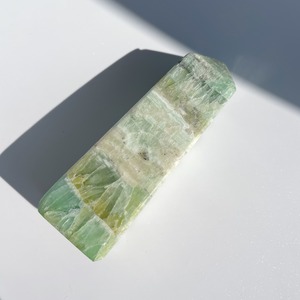 キウイカルサイト タワー07◇Kiwi Calcite◇パワーストーン・天然石