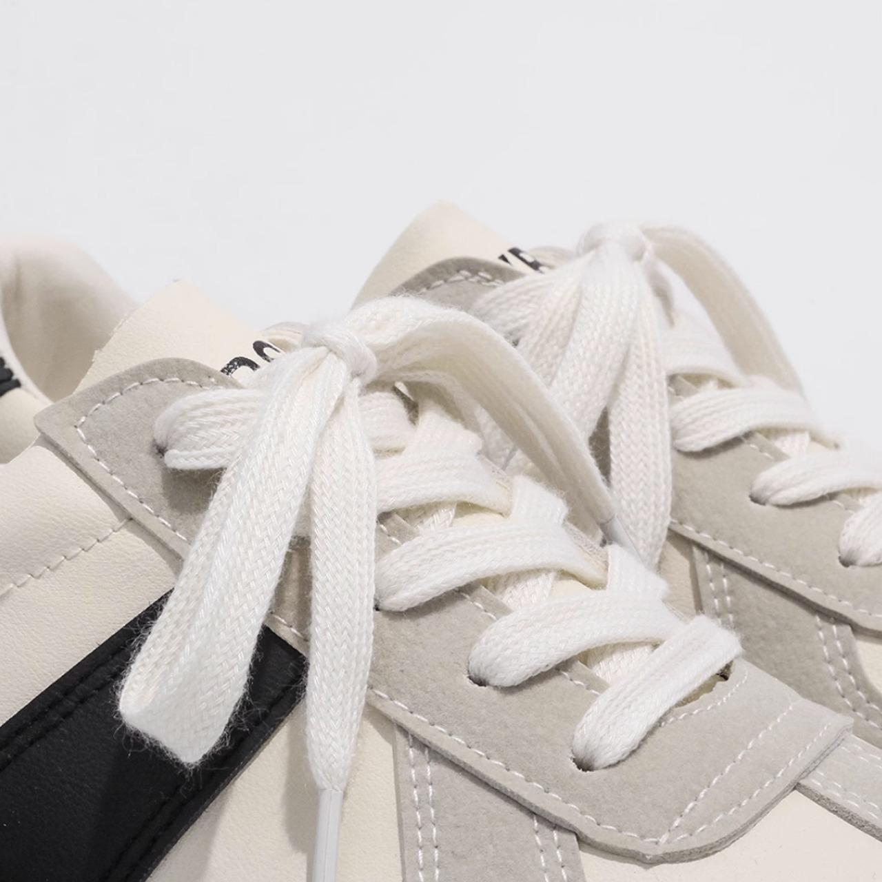 スエードラウンド フラットソールスニーカー af0164