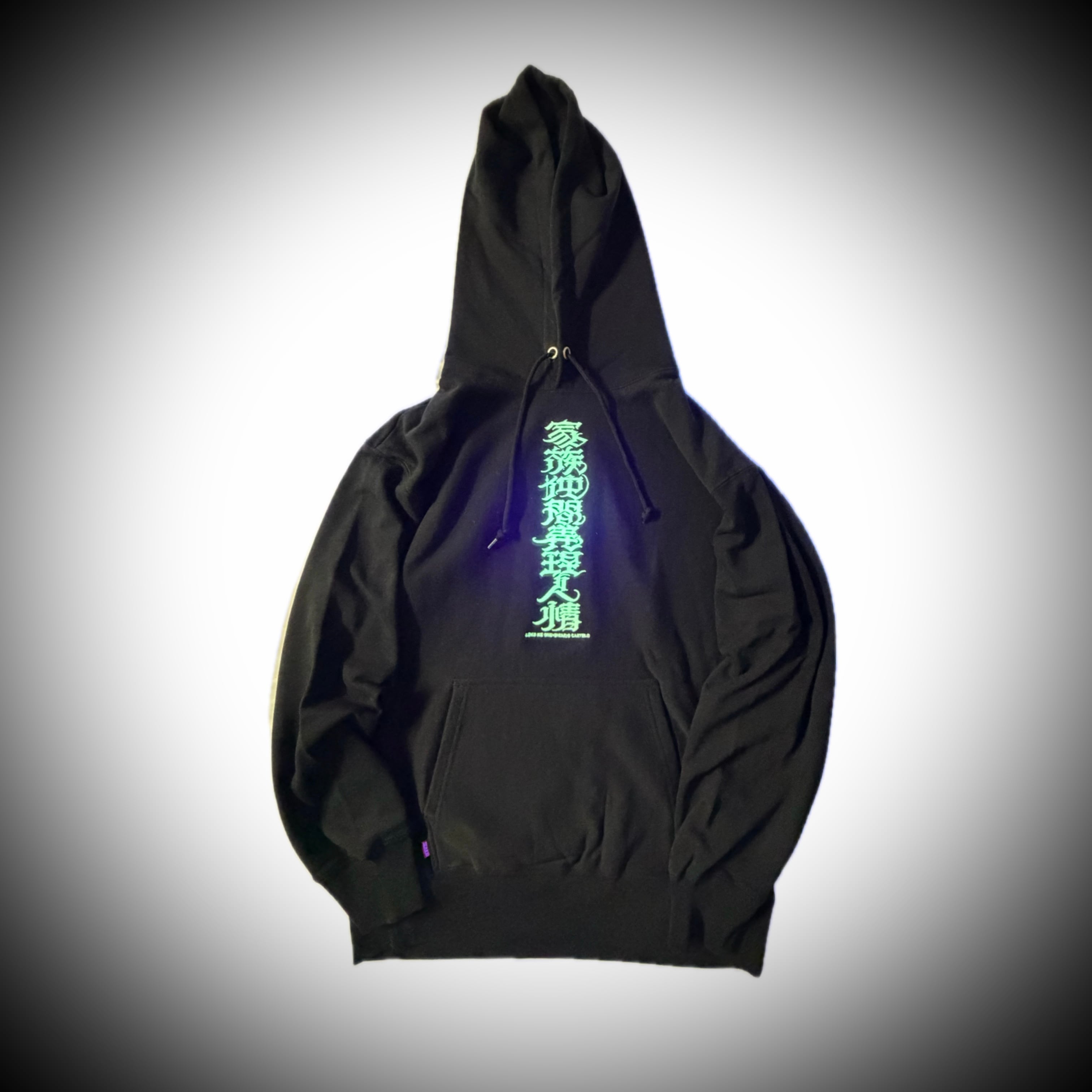刺繍】家族仲間義理人情 12OZ HOODIE 黒×白蓄光 | SICARIO CARTEL