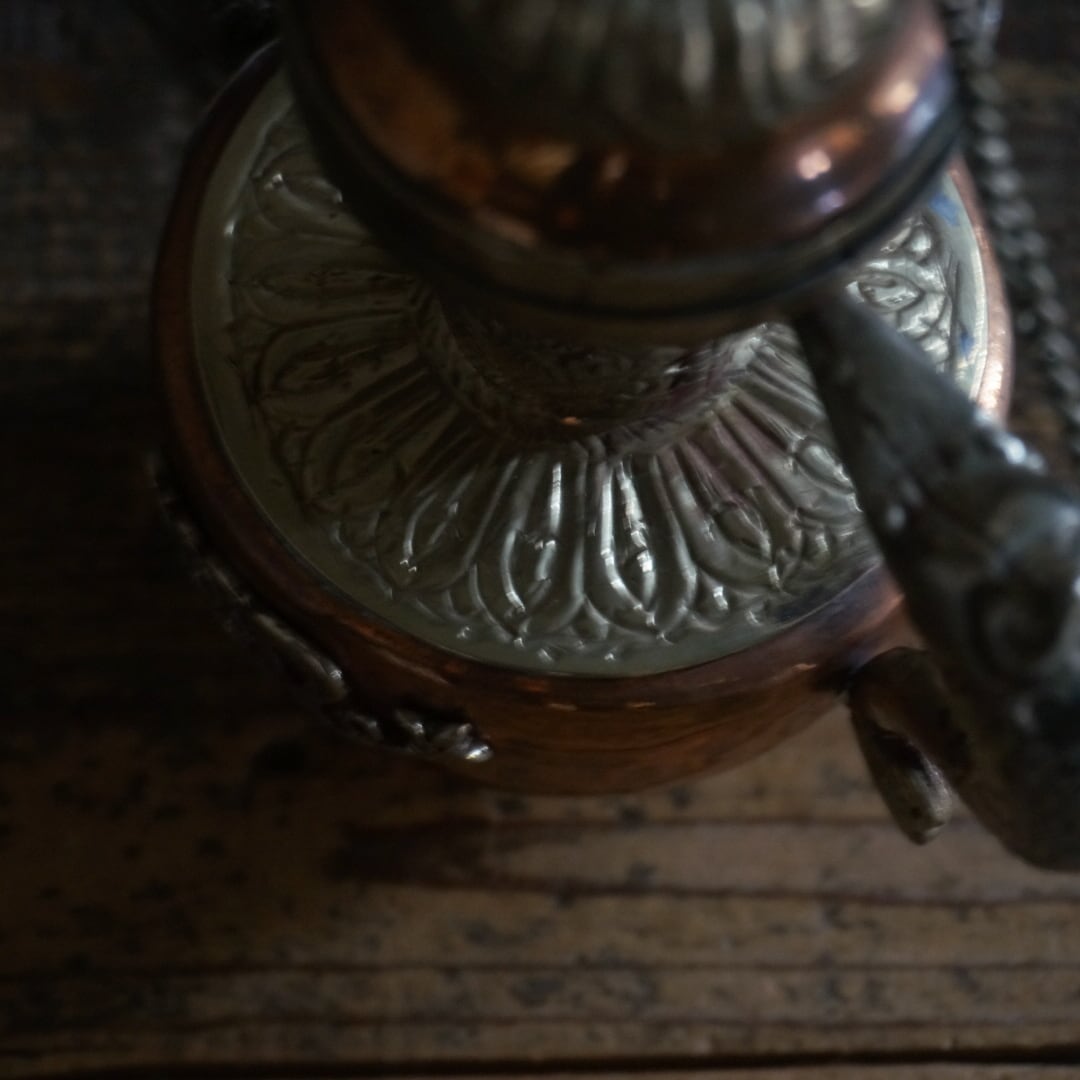 古いチベットの銅ポット