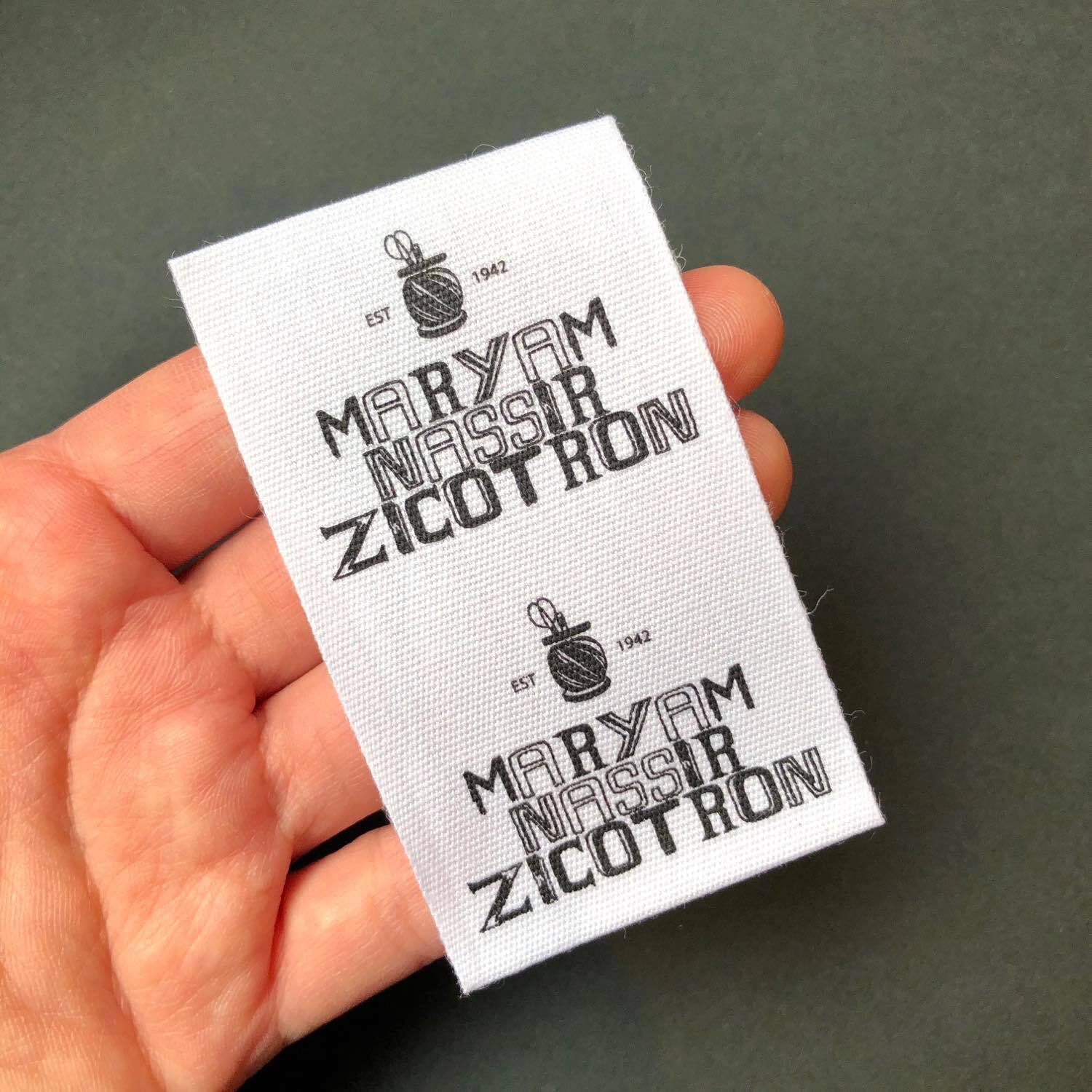 糸巻きと英字の2段プリントタグ | Dua-アクセサリーパーツショップ