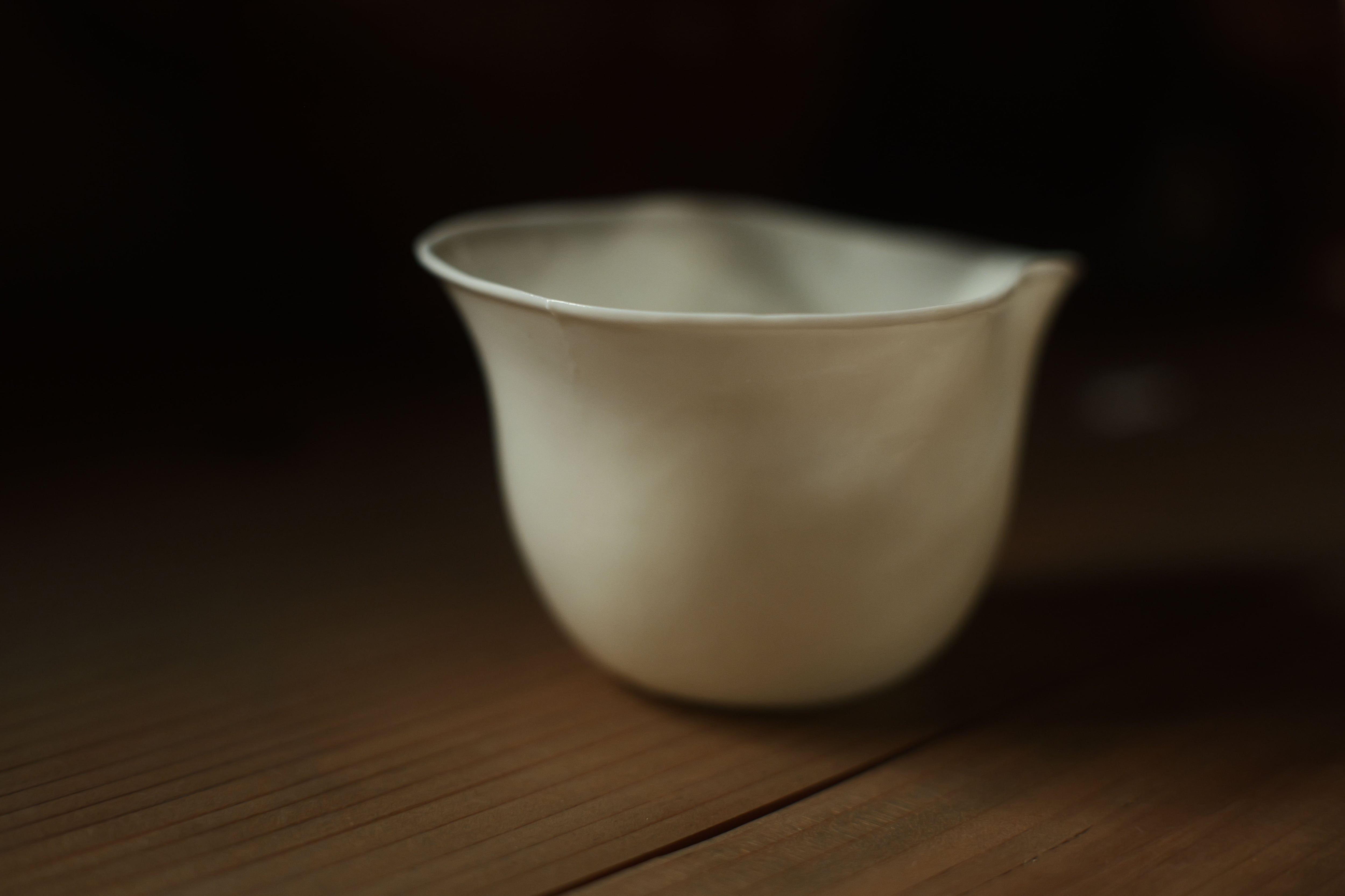 手拓薄胎白磁茶海・瓢箪＜徳化窯＞（型作り・手押し/満水容量145cc