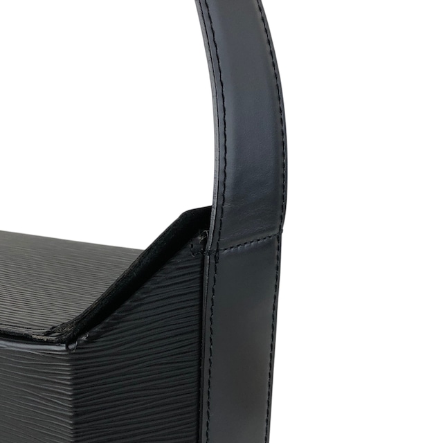 LOUIS VUITTON ルイヴィトン サックソウ エピ ショルダーバッグ ブラック レザー M80161 vintage ヴィンテージ オールド 83uzxd
