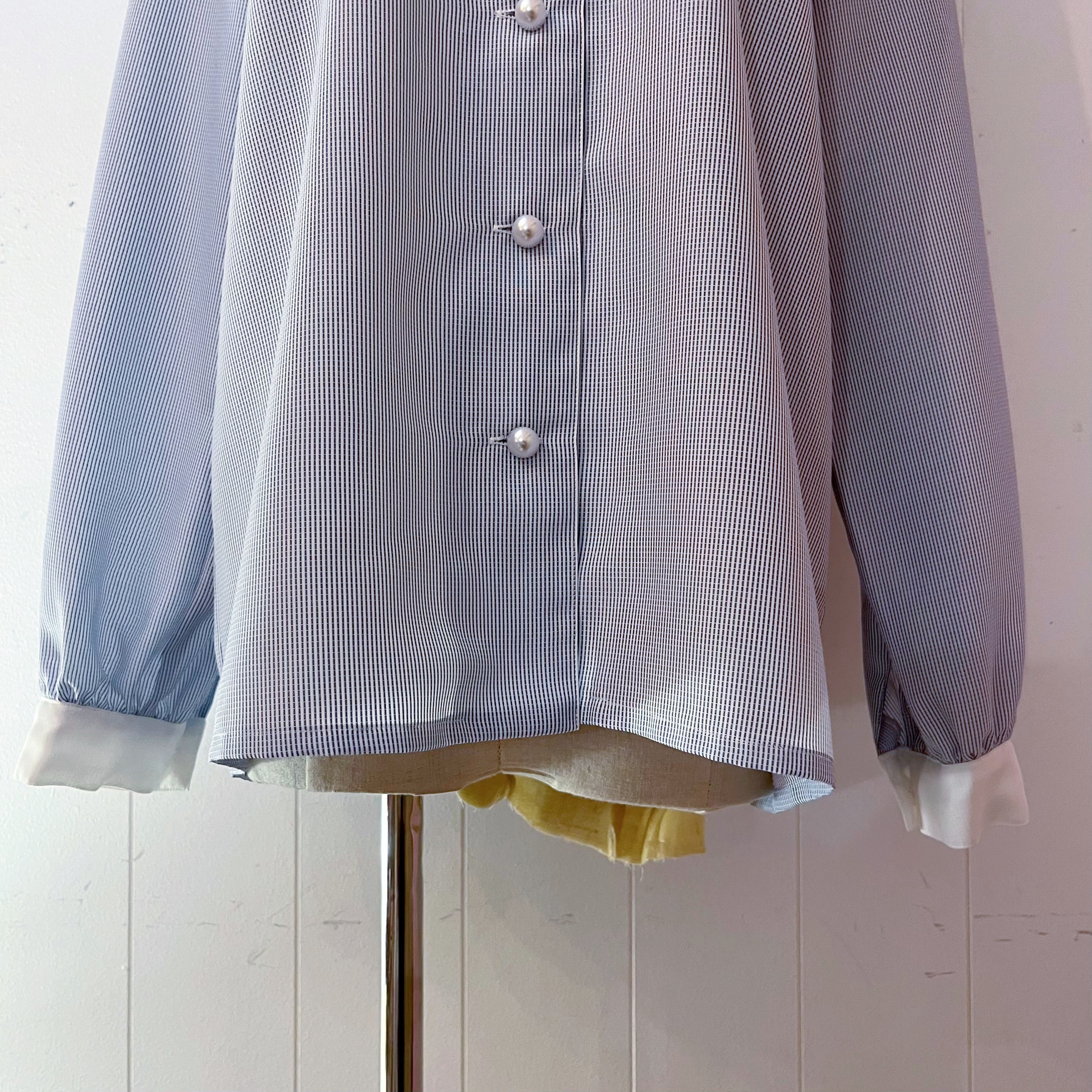 scallop collar pearl button blouse