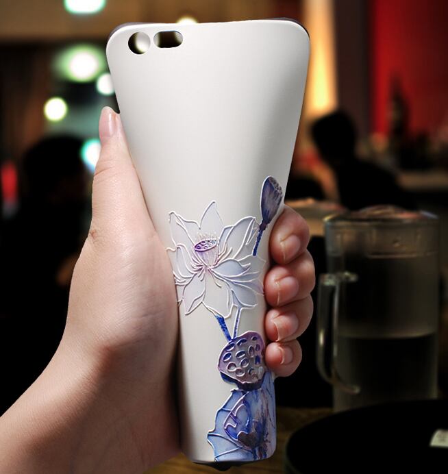 【iphone6/6s】カヤ（モバイルケース/カバー）【金魚】 ハスの花 iPhone6s/7/8/xs/xrケース 浮き彫り 金魚 シック 2種類