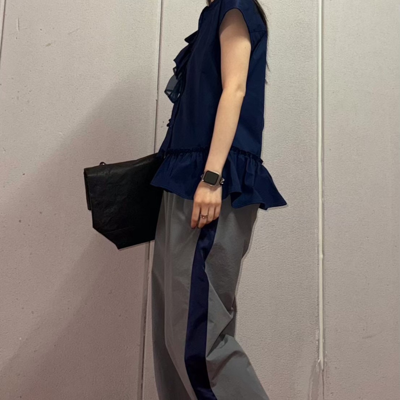 MMA117BEA フリルノースリブラウス