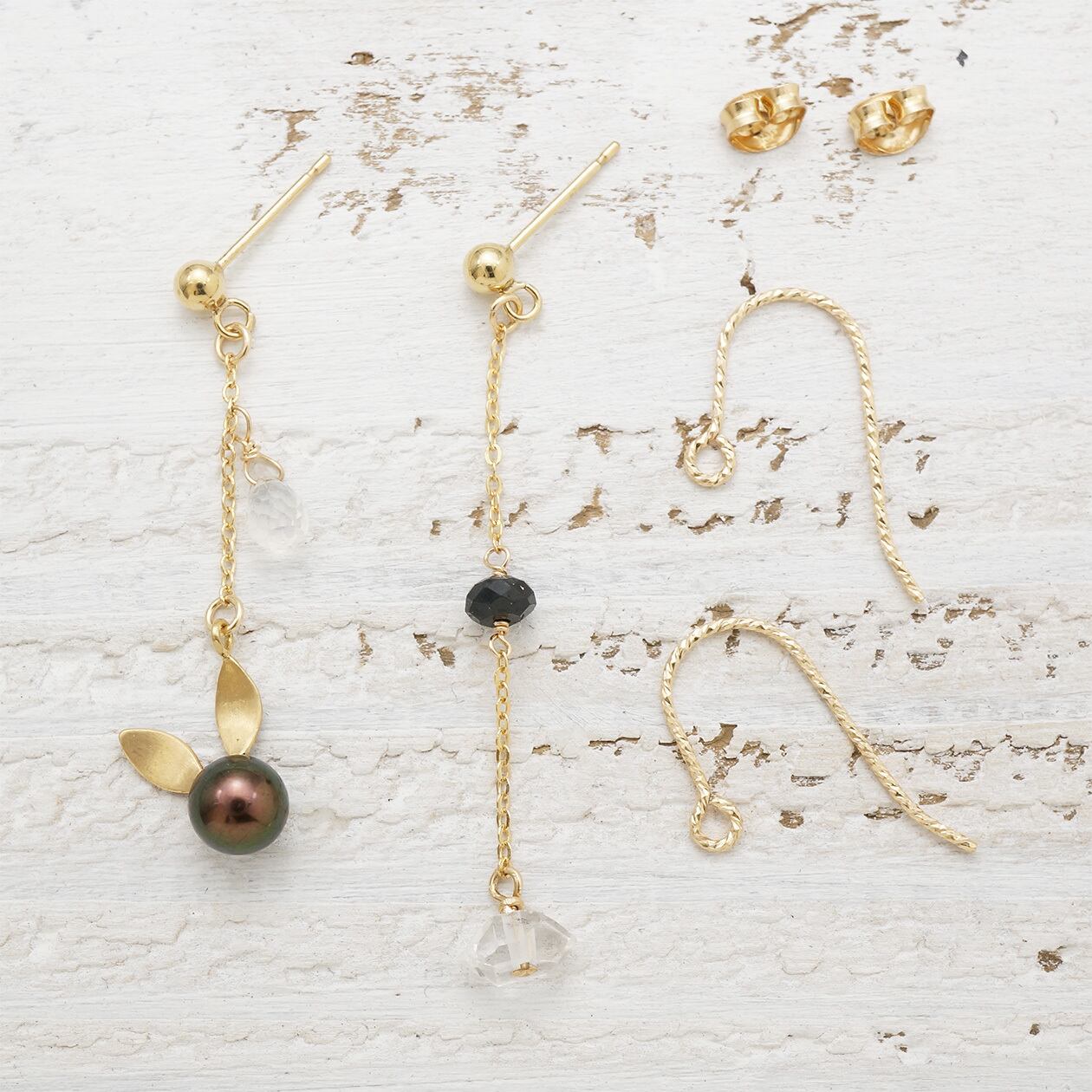 黒うさぎパールピアス | Mewarf 