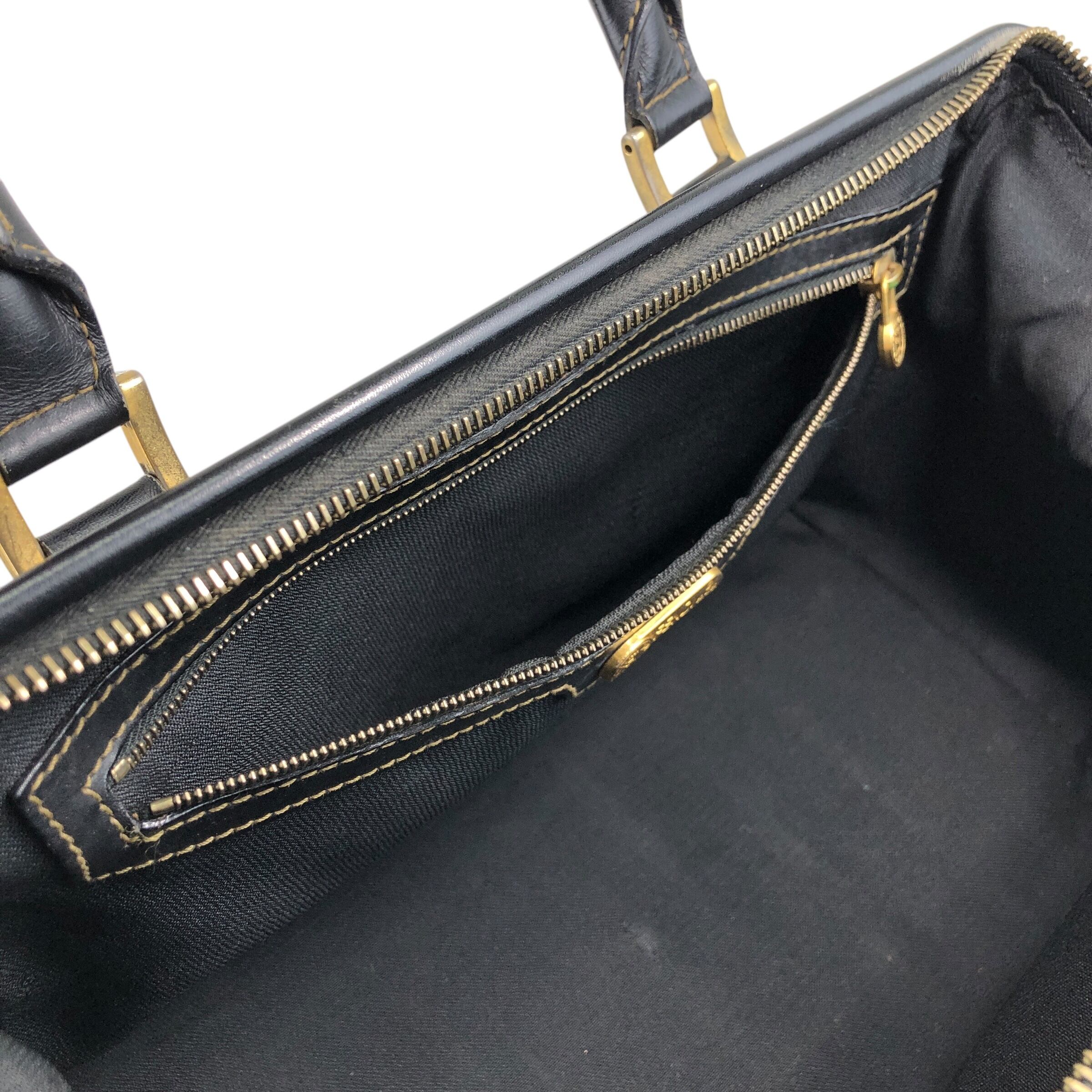 FENDI フェンディ ペカン ショルダーバッグ ブラック ロゴ PVC レザー
