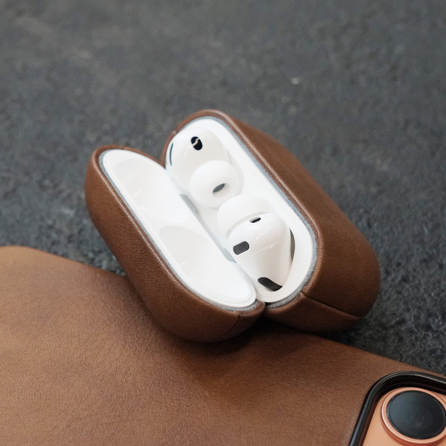 ◇AirPods Pro 3◇ Cognac Cowhide Leather Case / エアーポッズ