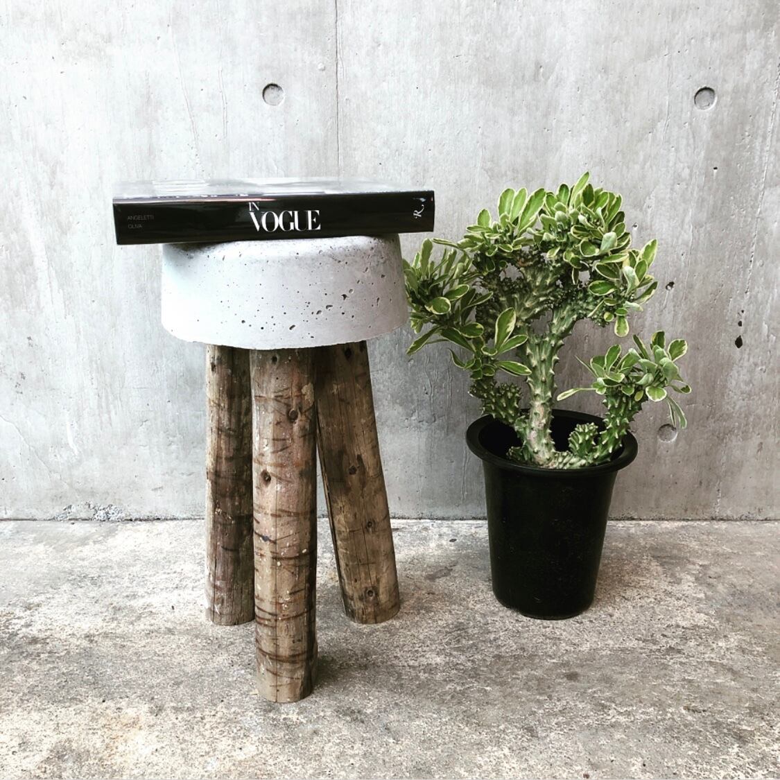 コンクリートスツール 68old①