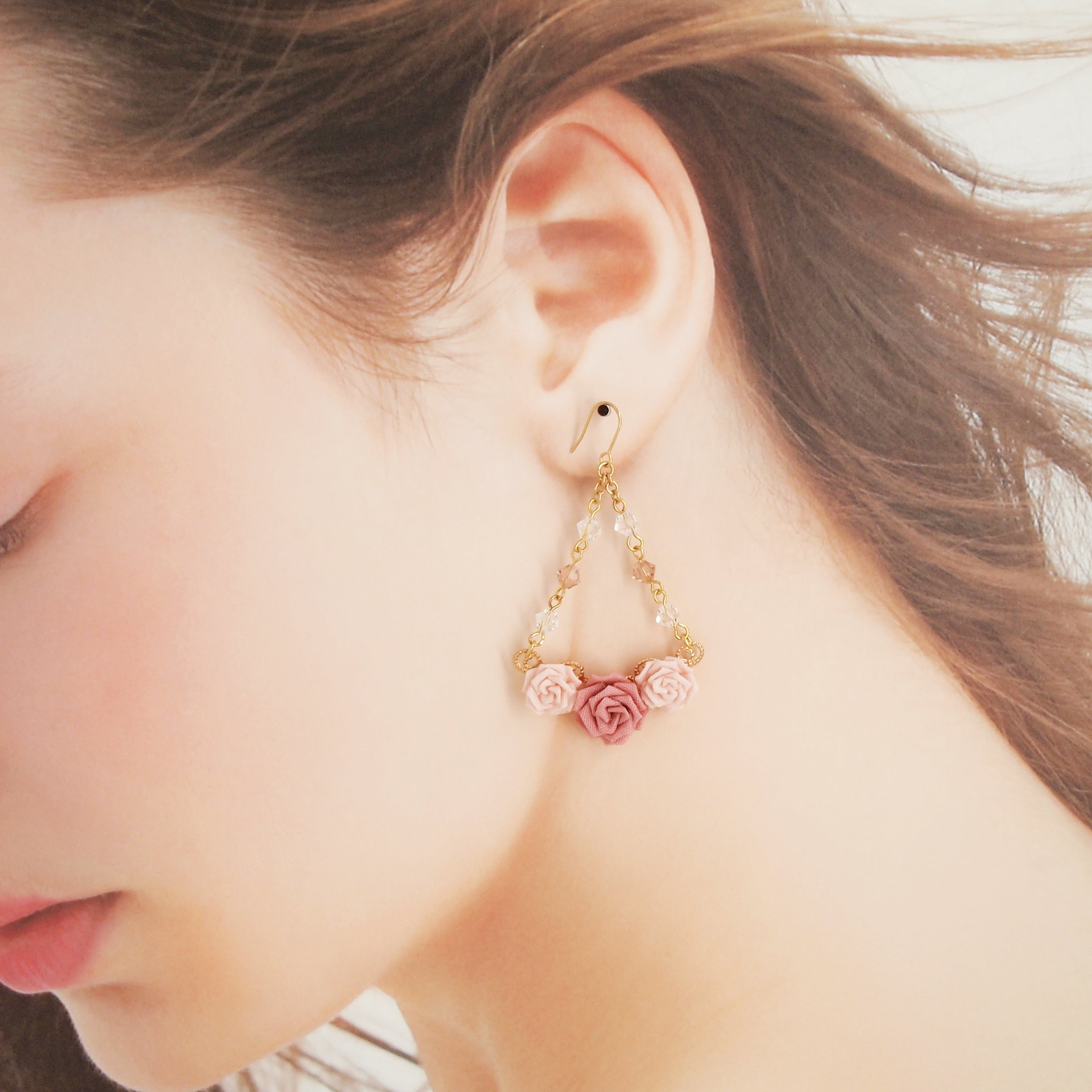 つまみ細工＊ ばらの ピアス イヤリング ~四季彩~ 】---フラワー/誕生