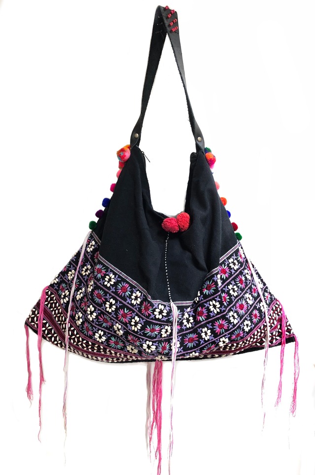 モン族の刺繍バッグ