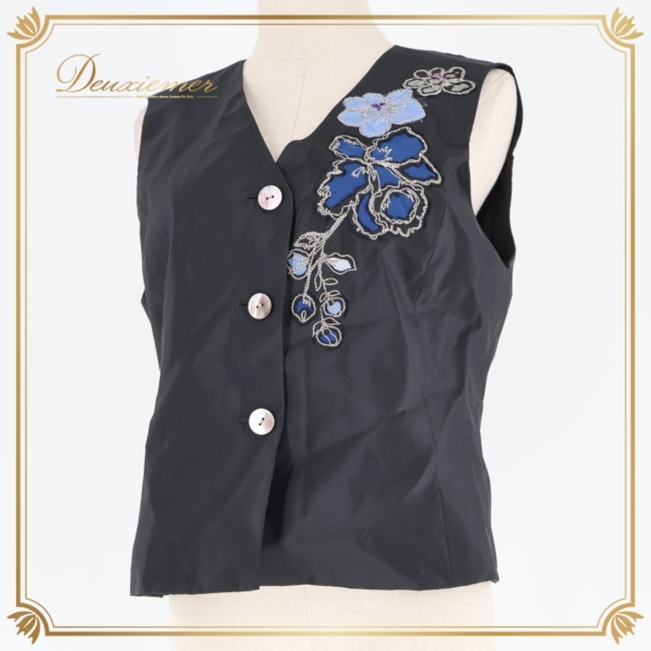 レディース トクコプルミエヴォル TOKUKO 1er VOL トップス ベスト ブラック系 黒 青 花柄 花 ボタン シンプル かわいい 日本製 フォークダンス カジュアル 普段着 ブルー系