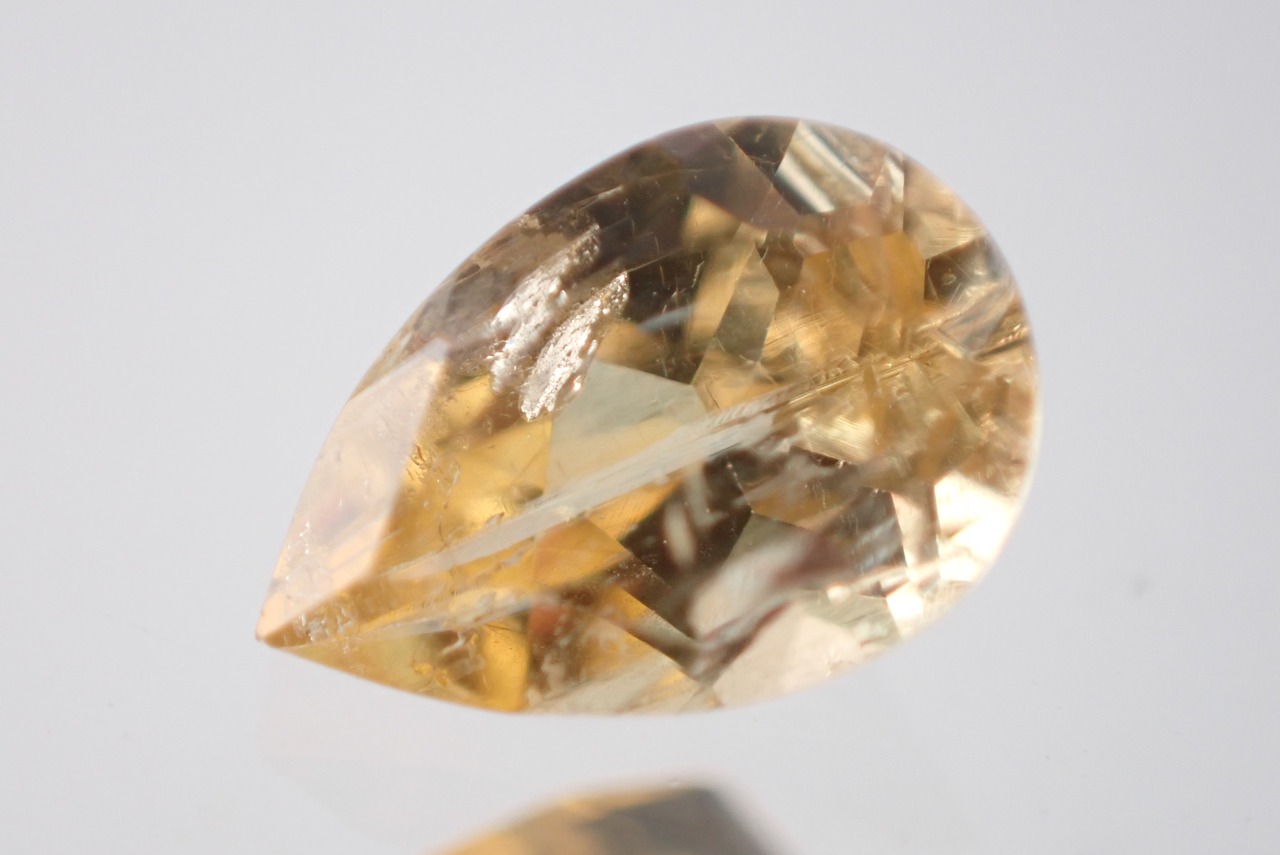 インペリアルトパーズ　0.53ct　 [D9-10]