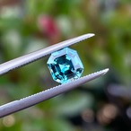 ブルージルコン アッシャーカット 5.7x5.7mm, 1.24ct カンボジア産