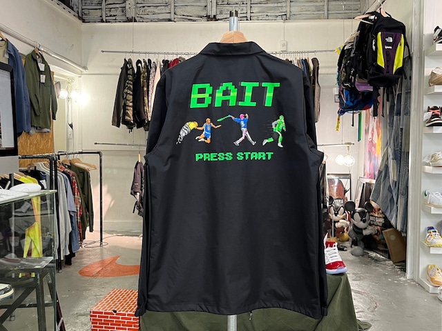 BAIT 8BIT PRESS START COACH JACKET BLACK LARGE 16997