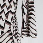 社交ダンス 衣装 トップス ブラウス ホワイト系 チャコット Chacott 日本製 白 黒 紫 柄 伸縮 ストレッチ 練習 レッスン かわいい パーティー ダンス衣装 イベント ステージ 柔らかい生地 ブラック系 パープル系