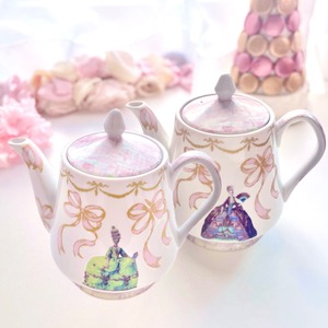 【2種】【イニシャル入】ツィードとマリーアントワネットのかわいいティーポット 陶器 磁器
