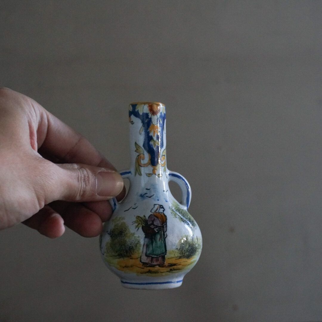 古いフランスの陶器花瓶