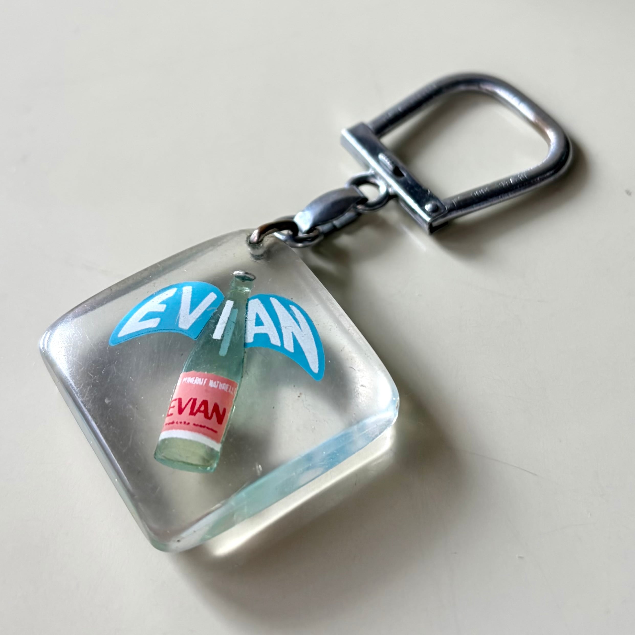 EVIAN エビアン 天然水 青ピンク ブルボンキーホルダー | ブルボン