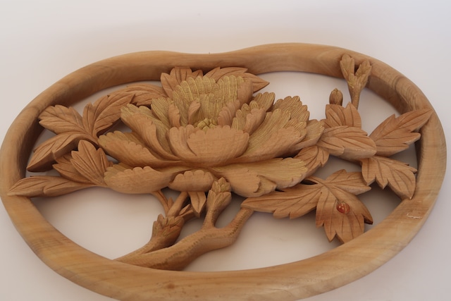 The Crown of Spring ― An Original Openwork Peony Relief by Tessō Mori