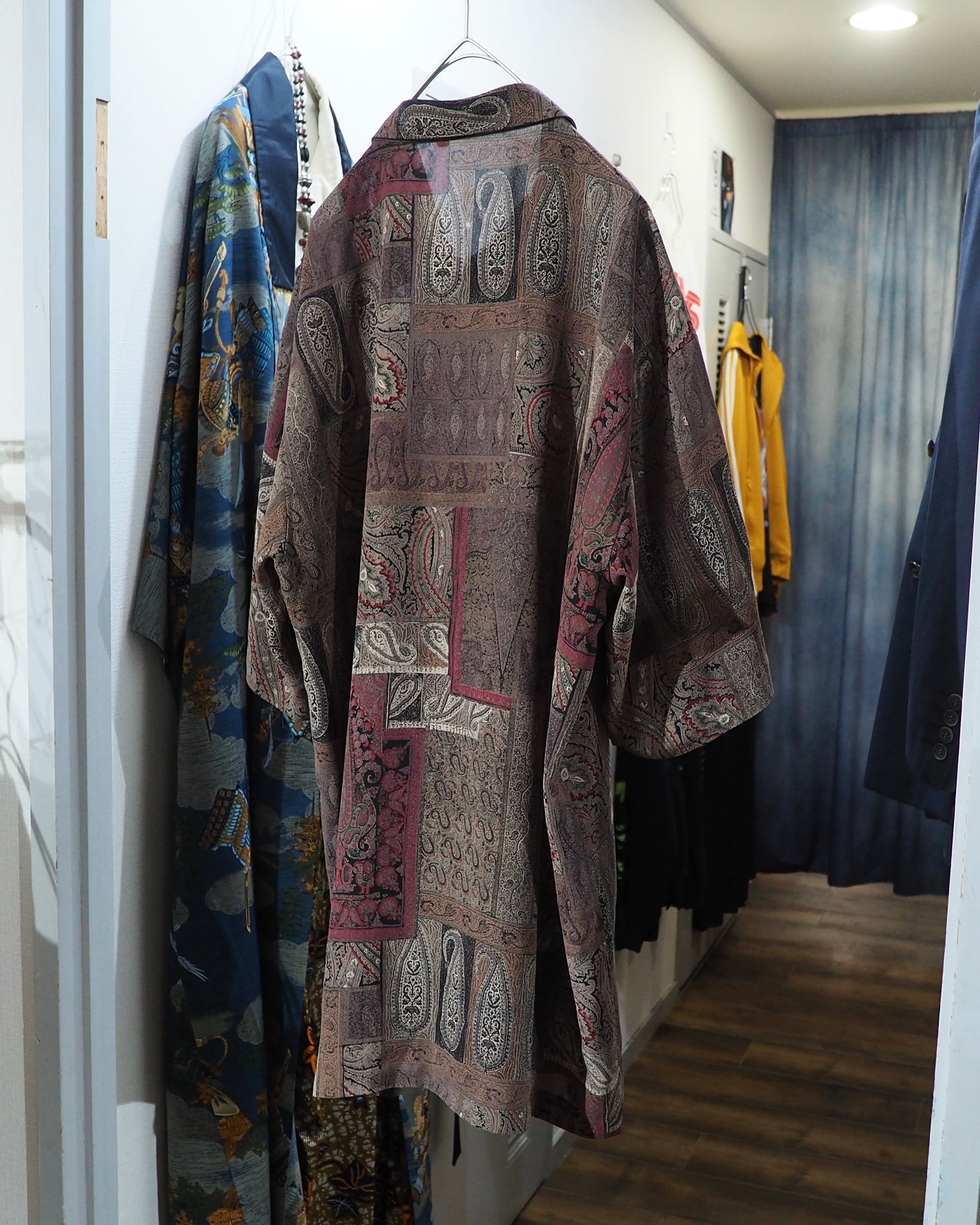 1990s Beautiful Classic Paisley pattern vintage loose SS shirt