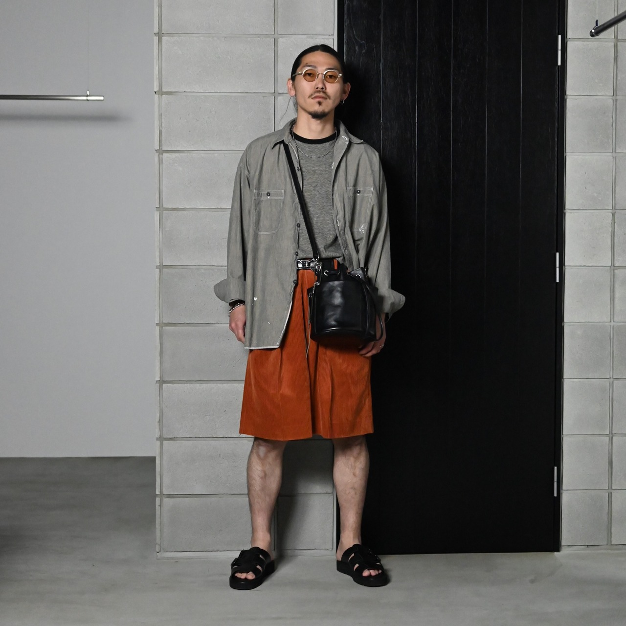 INTERIM / WIDE COTTON SUMMER CORDUROY DEADSTOCK FABRIC ２TUCK BUTTON SHORTS
