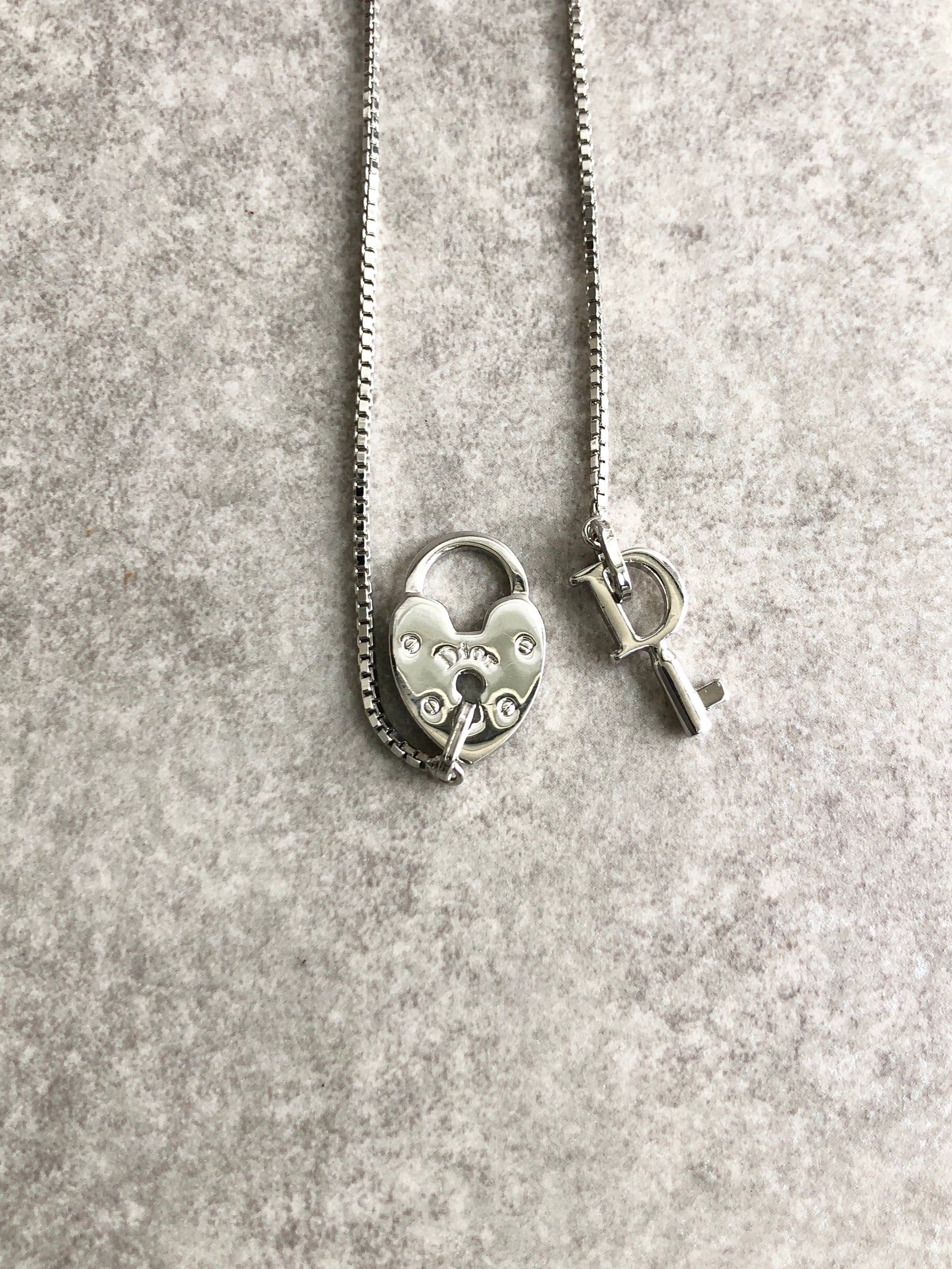 Christian Dior クリスチャン ディオール ネックレス シルバー Christian Dior クリスチャン ディオール ネックレス シルバー