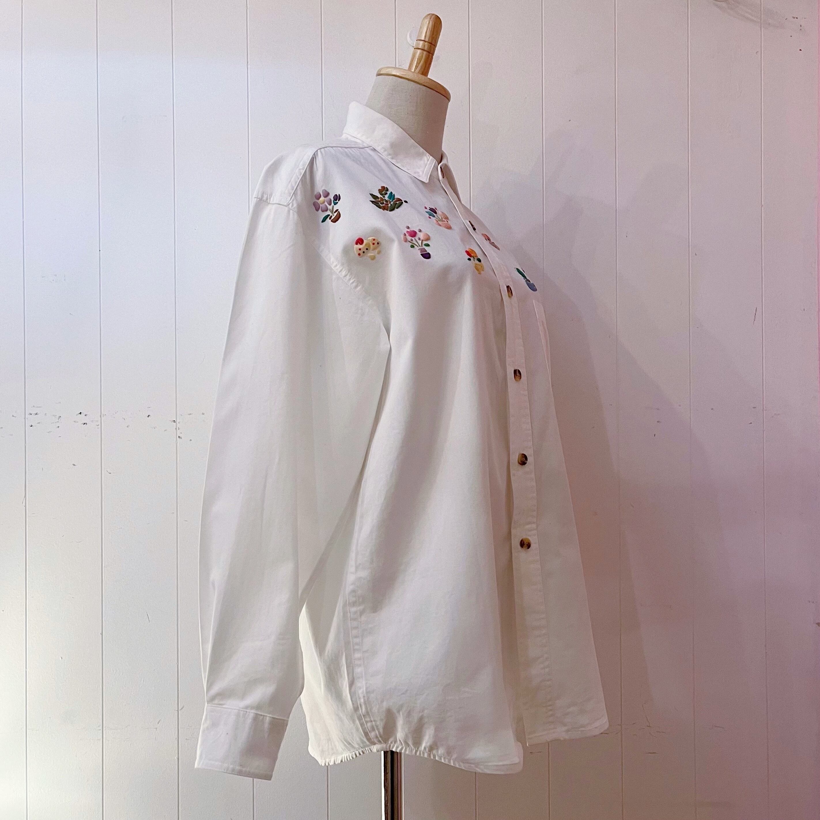 colorful mini flower white blouse