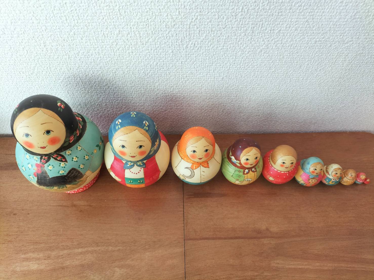 【LYH316】北欧ロシア雑貨 リューバ作のマトリョーシカ　シマエナガ LYH316】北欧ロシア雑貨 リューバ作のマトリョーシカ シマエナガ