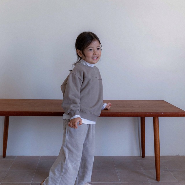 《予約》the beige ¨ slit sweatshirt