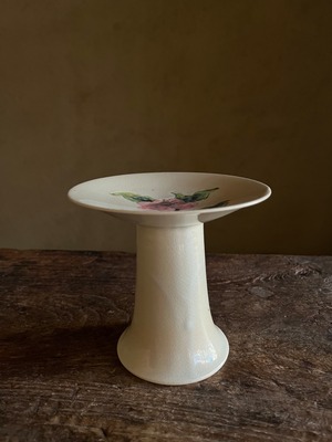 　<11-1> Ikumi Matsumoto 白磁　高台皿