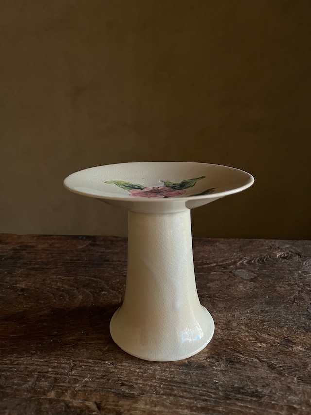 　<11-1> Ikumi Matsumoto 白磁　高台皿