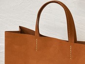 紙袋のような革袋・クラフトブラウン ・余裕のA4ヨコ